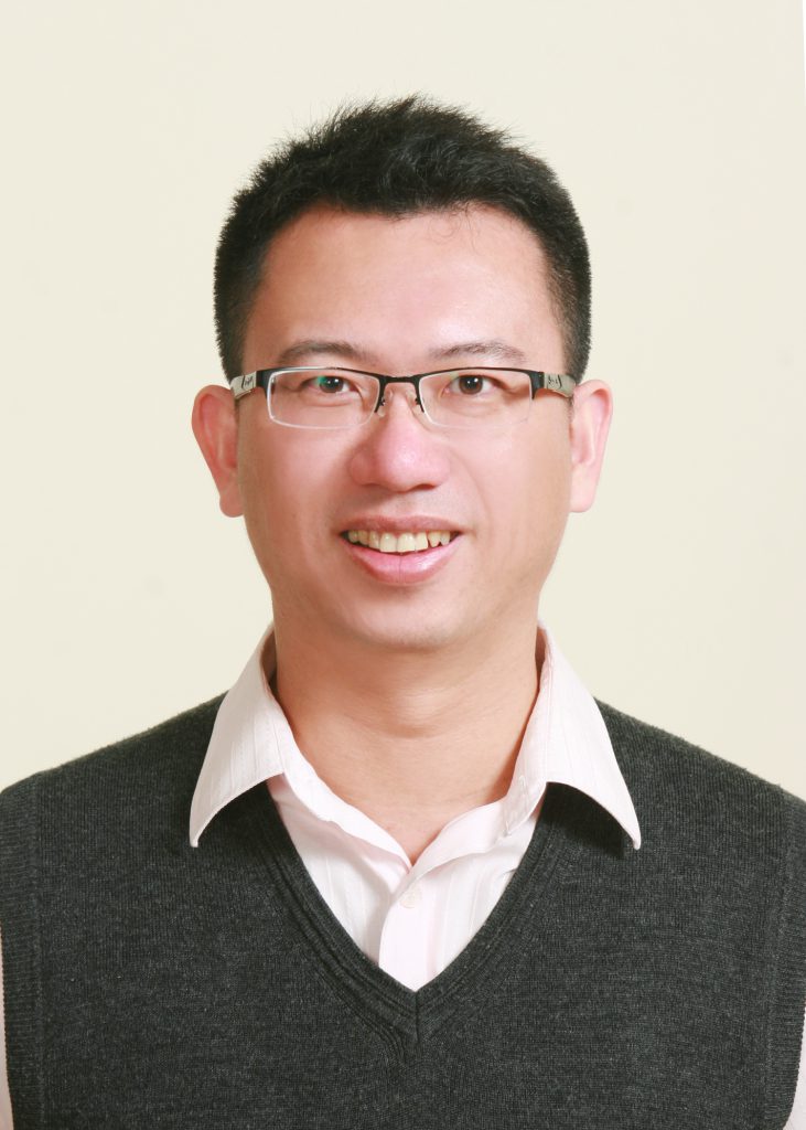 Dr. Chun-Hong Kuo received the “2018 Excellent Young Chemist Award”