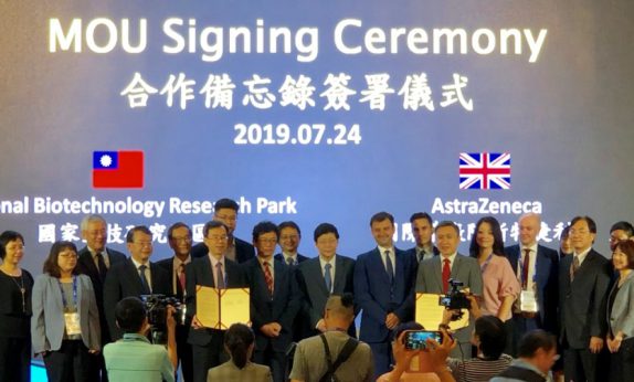 Taiwan NBRP Sign 2 MoUs with Japan Shonan iPark and AstraZeneca before the Taiwan BioTech Accelerator Forum