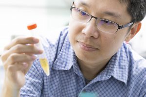 宛若細菌偵探的演化生物學家 郭志鴻